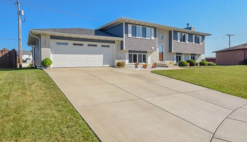 1360 97th Ave, Crown Point, IN 46307-2460