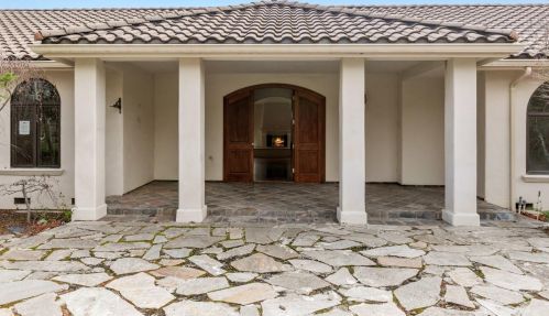 32 Asoleado Dr, Tassajara Hot Springs, CA 93924-9197