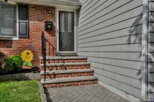 68 Springfield Ave, Hasbrouck Heights, NJ 07604-1027