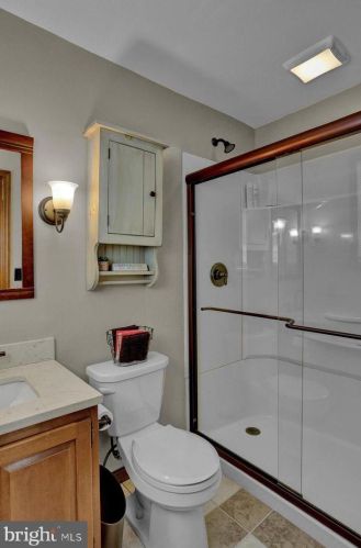 202 Suncrest Rd, Lancaster PA  17601-4835 exterior