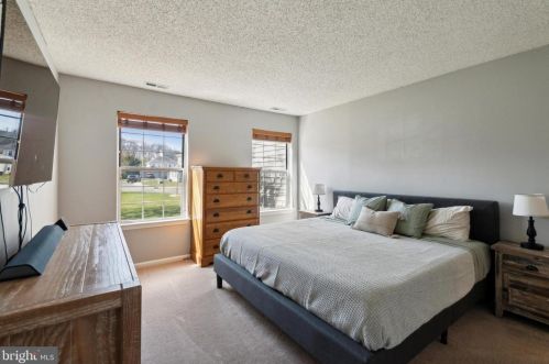 1213 Eagles Chase Dr, Trenton NJ  08648-2540 exterior