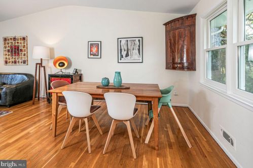 15 Robert Rd, Princeton NJ  08540-5332 exterior