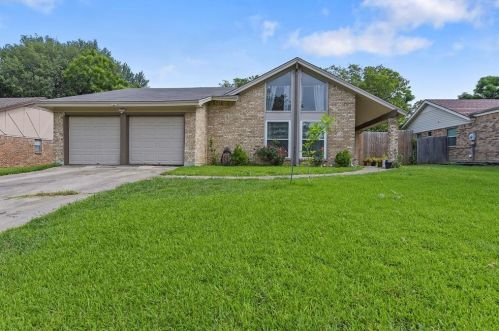 6709 Fair Meadows Dr, Fort Worth TX  76182-7602 exterior