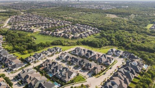 2253 Longwood Dr, Carrollton TX 75010-4912 exterior