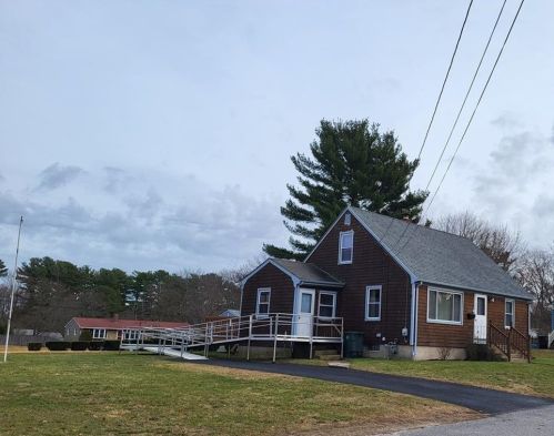 14 Marjorie St, Coventry, RI 02816-6037