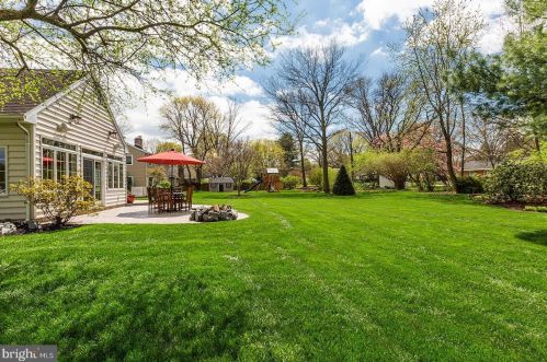 2006 Rachael Dr, Lancaster PA  17601-3655 exterior