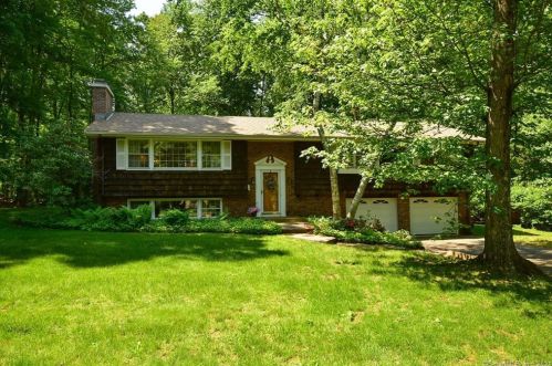 99 Deepwood Dr, Wapping, CT 06074-2908