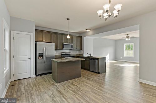 15 Swearingen Way, Shepherdstown, WV 25443-4828