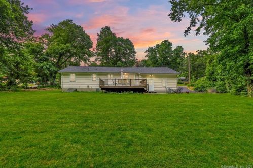27 Federal Rd, Huntington, CT 06484-3412