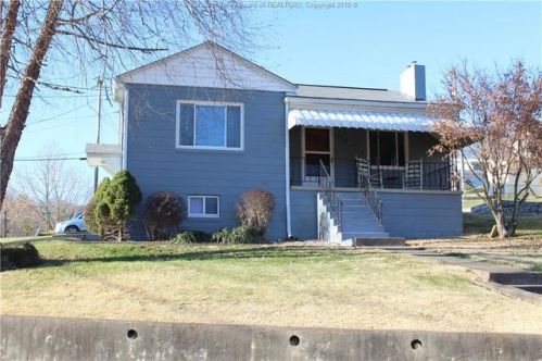 118 Garnett Dr, Dunbar, WV 25064-1819
