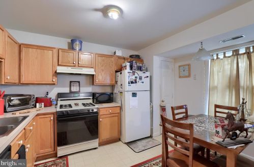 105 Elmshire Dr, Lancaster, PA 17603-8826
