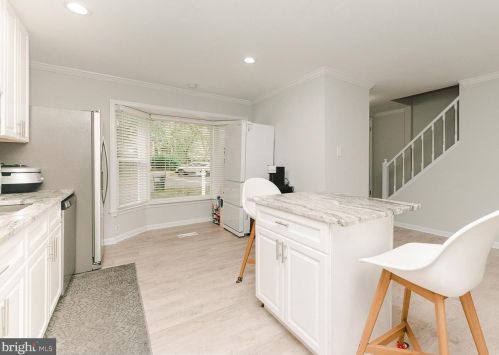 5703 Oakshore Ct, Springfield VA  22015-2250 exterior