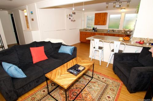 2871 Manoa Rd, Honolulu HI  96822-2120 exterior