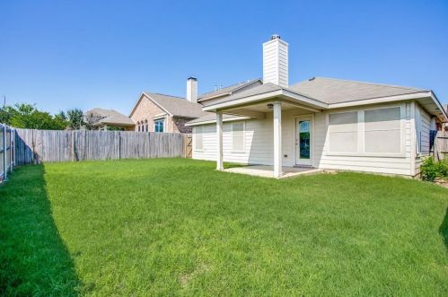5720 Barrier Reef Dr, Fort Worth TX  76179-7551 exterior