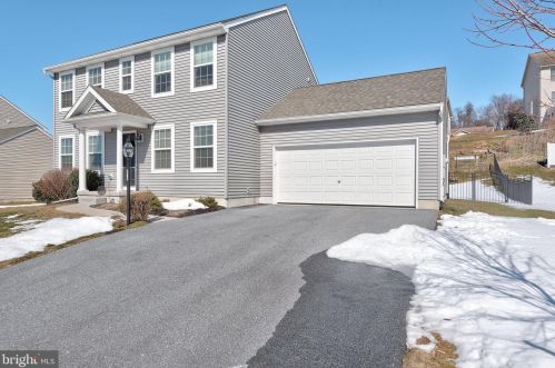 476 Yale St, Harrisburg, PA 17111-3501