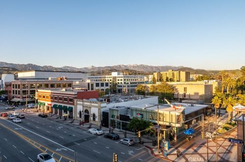 519 Caruso Ave, Glendale CA  91210-1518 exterior