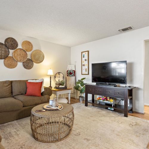 1910 Glencrest Dr, Vacaville, CA 95687-6170