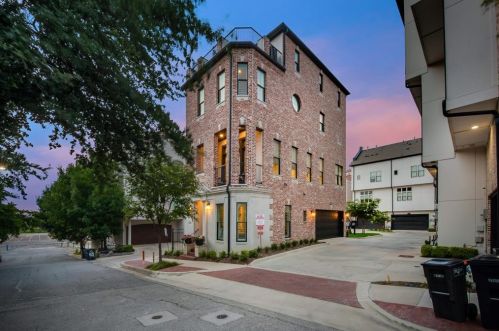 406 Mills St, Fort Worth TX  76102-1829 exterior