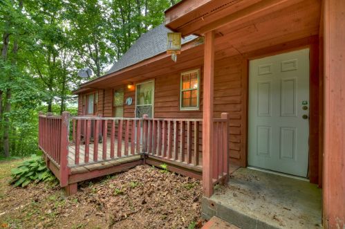 28 Quarles Ln, Ellijay, GA 30540-1553