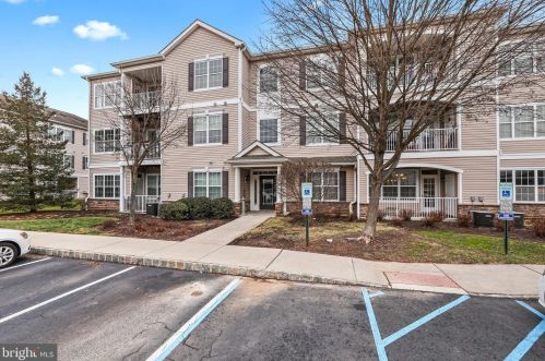 213 Timberlake Dr, Trenton NJ  08618-1457 exterior