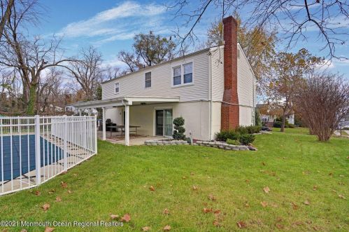 46 Walnut Ave, Tinton Falls NJ 07701-6146 exterior