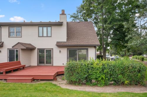 1604 Gingercreek Ct, Sycamore IL 60178-2722 exterior