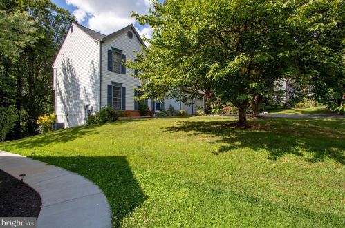 4070 Westwind Dr, Woodbridge, VA 22193-5168