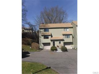 17 Coram Rd, Huntington CT 06484-4048 exterior