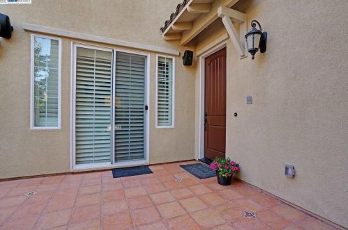 2371 Capistrello St, Pleasanton, CA 94568-4823