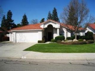 943 Oak Ave, Clovis, CA 93611-0345