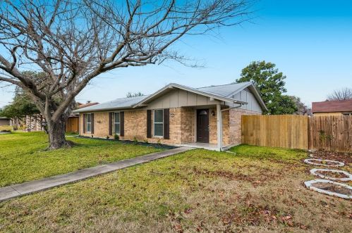1925 Castle Dr, Garland, TX 75040-5493