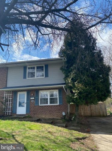 349 Ridge St, Carlisle PA  17013-4011 exterior