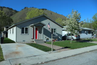 214 Perry St, Cashmere, WA 98815-1019