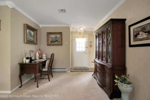23 Central Ave, Lakehurst, NJ 08759-2231