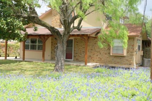 4107 Mountain View Rd, Lakeside Heights, TX 78639-5237