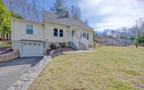 121 Allerton Farms Rd, Waterbury, CT 06762-2830