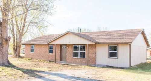 306 1st St, Seiling, OK 73663-2200