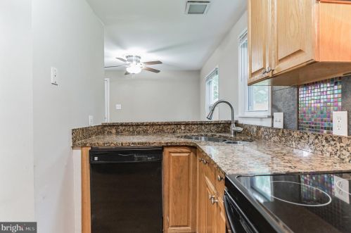 8902 Albert Stewart Ln, Silver Spring MD 20910-1949 exterior