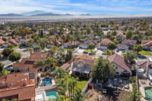 8517 Rosemary Dr, Riverside CA  92508-2921 exterior