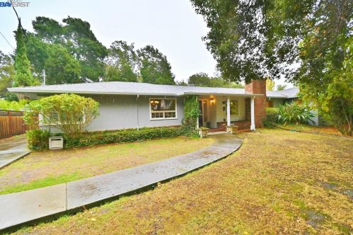 21884 Tanglewood Dr, Hayward, CA 94546-6850