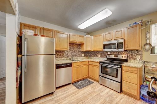 5452 Quari St, Denver CO 80011-1809 exterior