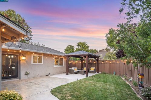 815 Bethany Ln, Concord CA  94518-3507 exterior