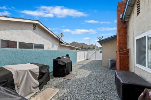 10331 Palmento Dr, Riverside CA  92505-1550 exterior