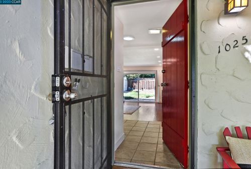 1025 Stimel Dr, Concord CA  94518-3948 exterior