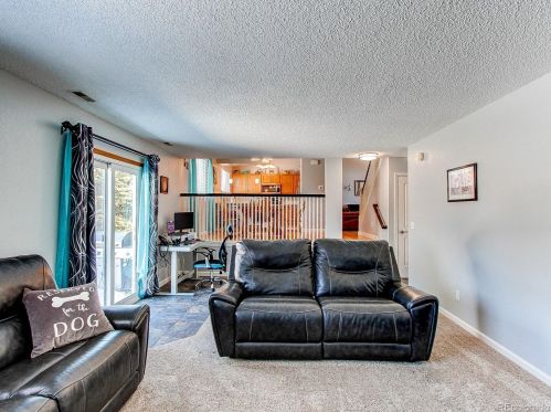 20695 Oxford Pl, Denver CO 80014-5137 exterior