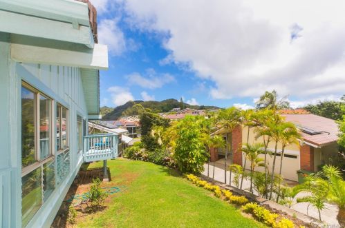 1069 Kaumoku St, Honolulu HI  96825-1307 exterior