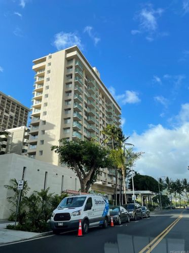 444 Kanekapolei St, Honolulu HI  96815-3038 exterior