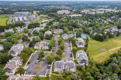 304 Trinity Ct, Princeton NJ  08540-7024 exterior