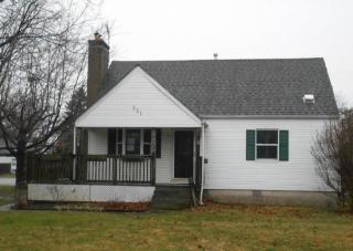 331 Maple Dr, Columbus, OH 43228-1112