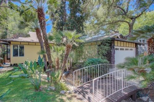 1980 El Arbolita Dr, Glendale, CA 91208-1800